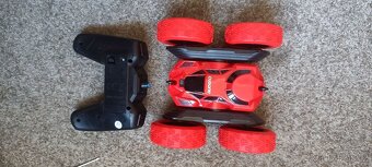 RC Cosone Stunt car - červené akrobatické auto - 4