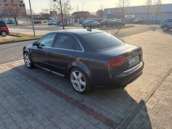 Audi S4 4.2 V8 - 4