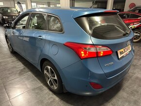 Hyundai i30 1,4 CRDI TRIKOLOR NOVÉ PNEU - 4