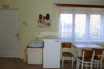 Prodej útulného rodinného domku se zahradou ve Staňkově - 4