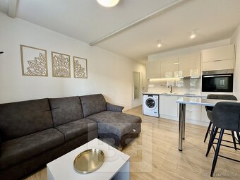 Pronájem byty 1+kk, 30 m2 - Zlín, ev.č. N07970 - 4