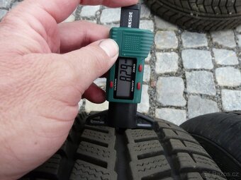 ZIMNÍ PNEU AVON 185/60R14 - 4
