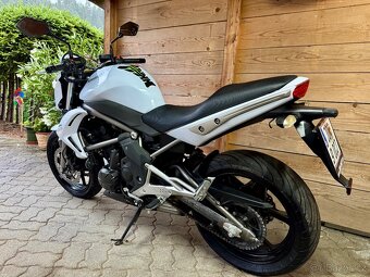 Kawasaki ER-6n - 4