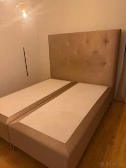 Stylová čalouněná postel – ihned k odběru - 4