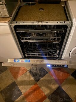 Plně vestavná myčka zn. Electrolux - 4