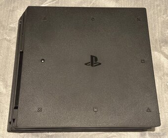 Sony PlayStation 4 Pro 1TB Black + 2x DualShock - 4