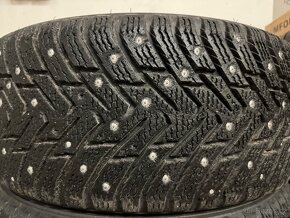 Pneu s hroty 235/45R17 - 4