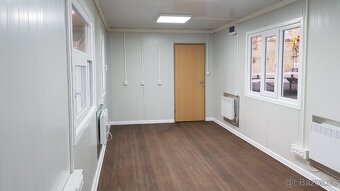 Obytný/kancelářský kontejner o rozměru 3 x 8 m - 4