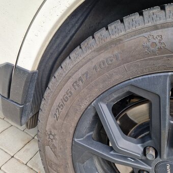 Kumho WinterCraft WS51 SUV 225/65 R17 - 4