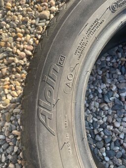 Prodám zimní pneu 205/55 R16 - 4