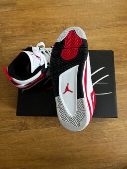 Nike Air Jordan 4 - 4