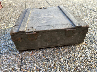 vojenská dřevěná bedna na granáty stará - 4
