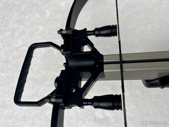 Kuše Excalibur Matrix 330 Black - 4