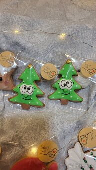 VÁNOČNÍ PERNÍČKY - DÁRKOVÁ KRABIČKA MIX
- 4