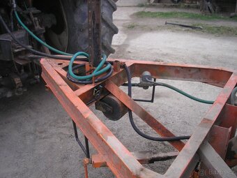 Prodám sklápěcí káru za traktor. - 4