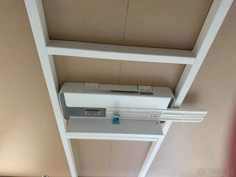 Kuchyňský stůl 140x140 - 4