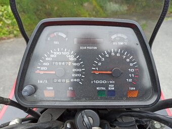 Suzuki GSX 750 ES - 4