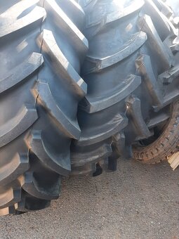 Prodám kompletní kola 540-65r28 Mitas - 4