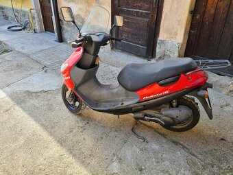 Skútr Suzuki - 4