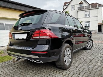 MERCEDES GLE 250D 4X4 NOVÉ V ČR/1.MAJITEL/PLNÝ SERVIS/2017 - 4