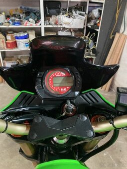 Kawasaki Z1000 z750 - 4