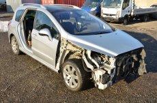 Peugeot 308 SW 2.0 HDI - originální díly - 4