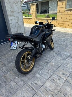 Yamaha YZF-R125 (2011) - 4