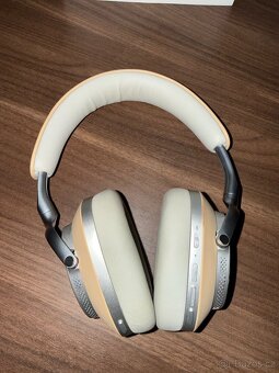 Sluchátka Bowers & Wilkins PX8 - 4