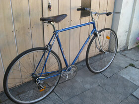 FAVORIT - CESTOVNÍ - 4