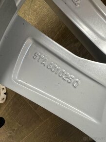 Vw Touran 5TA025Q číslo dílu originál díl. Noví disk+pneu - 4