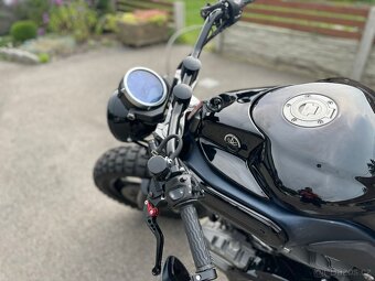 Yamaha MT01 - 4