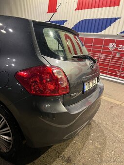 Toyota Auris 2.0 nafta - 4