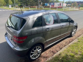 Mercedes Benz B180 - 4