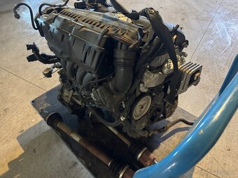 Kompletní motor Peugeot 1.4 16v 70kw 17 000km - 4