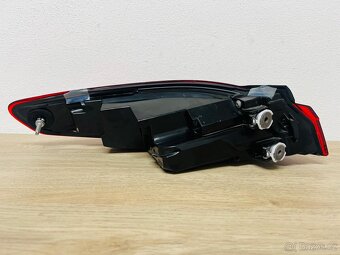 BMW F44 zadní světlo - 4