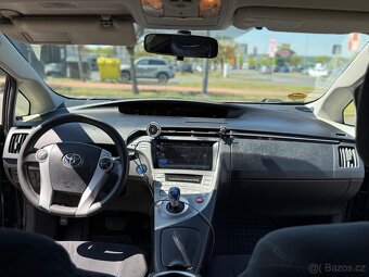 Toyota Prius - 4