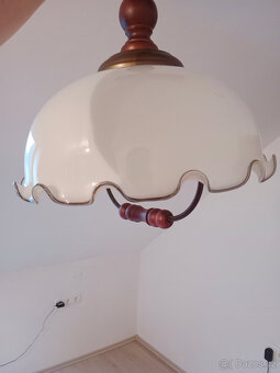 Stylový vintage lustr s mléčným sklem, průměr stínidla 37 cm - 4