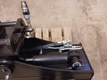 Hydraulická svahovka 120 cm 2,8-3,9t - 4