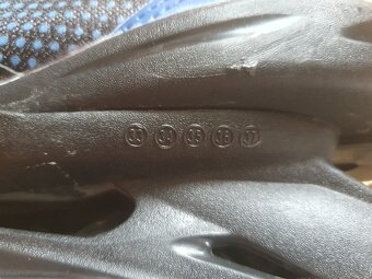 Chlapecké rostoucí inline brusle Crivit vel.33-37 - 4