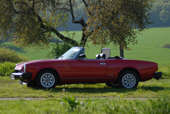 FIAT 124 SPIDER PININFARINA - 4