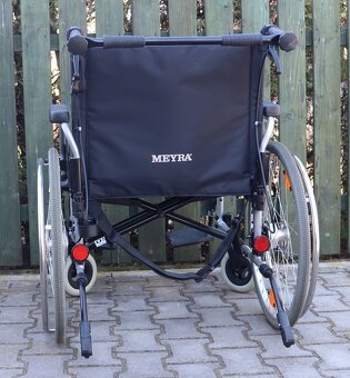 017-Mechanický invalidní vozík Meyra - 4
