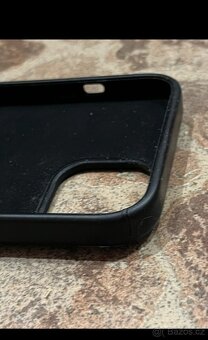 Černý kryt na iPhone 13/14 - 4