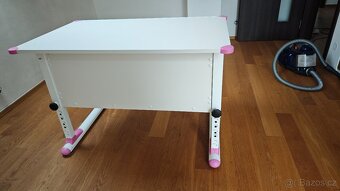 Rostoucí stůl 70x110cm, se šuplíkem - 4