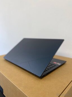 Notebook ASUS Zenbook 15 - AMD R7/32GB/1TB - 4