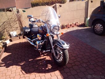 Suzuki Intruder C 800 - 4