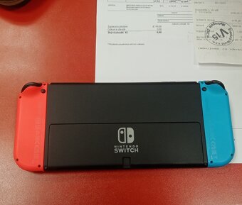 Nintendo Switch OLED záruka 12/2025 Electroworld + pouzdro - 4