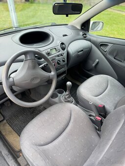 Toyota Yaris - 4