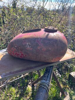 Predam nadrž na Jawa s otvorom na ampermeter - 4