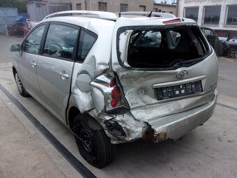 Toyota Corolla Verso - 4