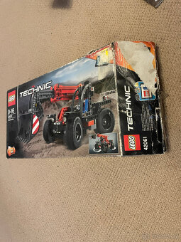 LEGO Technic 42061 Nakladač - 4